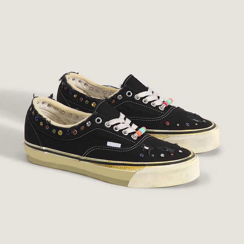2026 Men Canvas Shoes Luxury Pearlized Sneakers Pearls Design Trainers Old Sports Casual Shoes Lace-Up Walking Shoe 1083 - 3 of 9